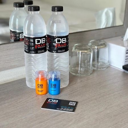 Db Plus 2 Банкок Екстериор снимка